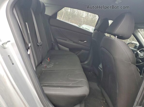 5NPLM4AG9NH080073 2022 HYUNDAI ELANTRA Silver Rear seats view