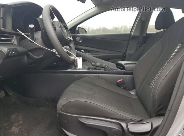 5NPLM4AG9NH080073 2022 HYUNDAI ELANTRA Silver Front interior view