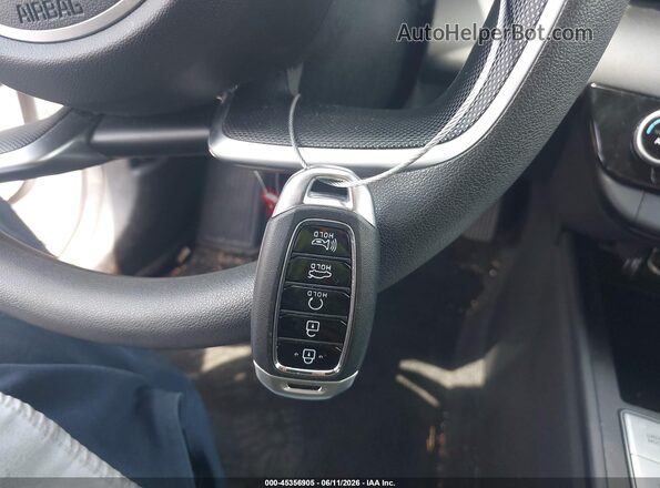 5NPLM4AG9PH088841 2023 HYUNDAI ELANTRA White წინა პანელის ხედი