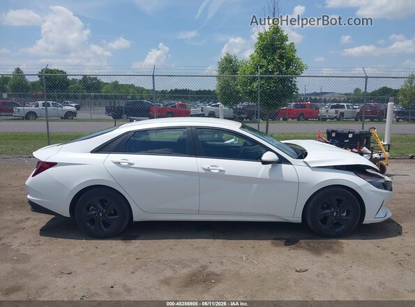 5NPLM4AG9PH088841 2023 HYUNDAI ELANTRA White უკანა სალონის ხედი