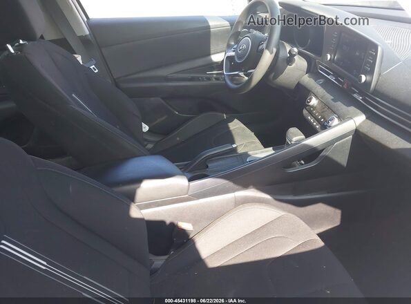 5NPLM4AGXMH010323 2021 HYUNDAI ELANTRA White წინა სალონის ხედი
