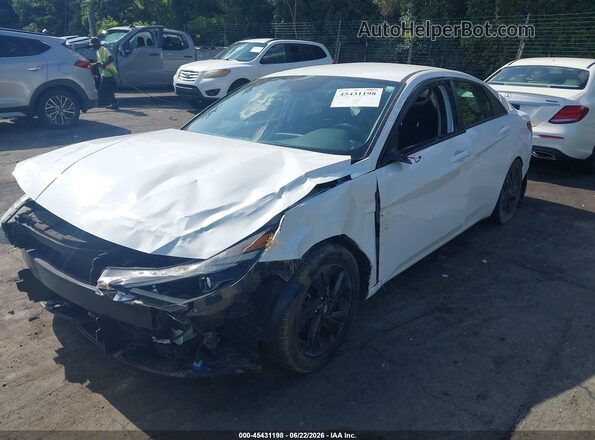 5NPLM4AGXMH010323 2021 HYUNDAI ELANTRA White წინა მარცხენა ხედი სამი მეოთხედიდან