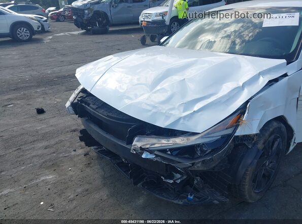 5NPLM4AGXMH010323 2021 HYUNDAI ELANTRA White წინა ხედი