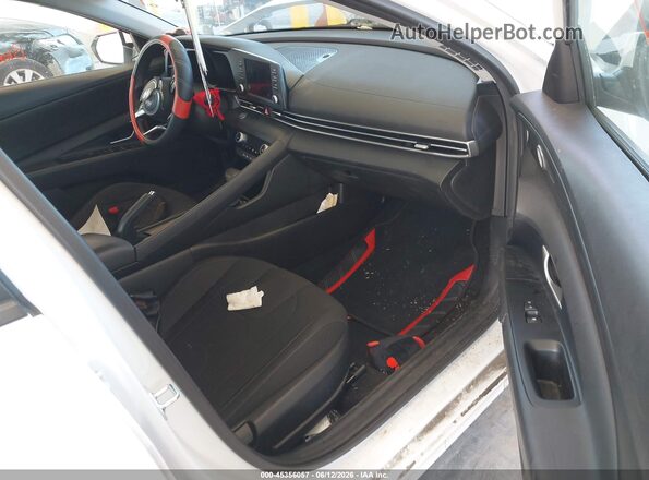 5NPLM4AGXPH091165 2023 HYUNDAI ELANTRA White Front interior view