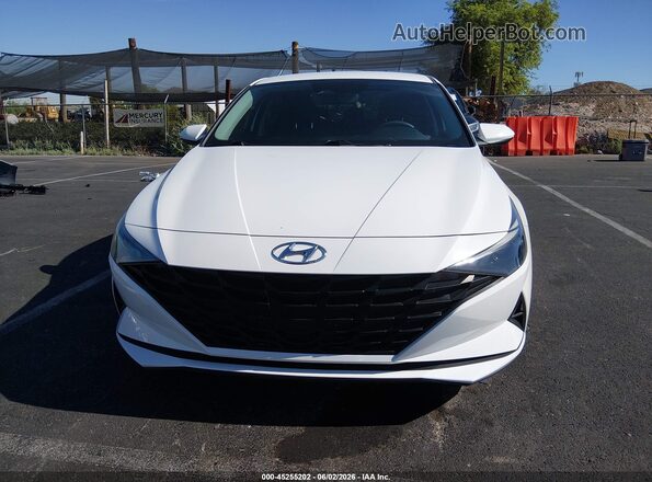 5NPLM4AGXPH118476 2023 HYUNDAI ELANTRA White Rear interior view