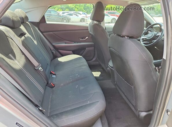 5NPLN4AG1MH014757 2021 HYUNDAI ELANTRA Silver Rear seats view