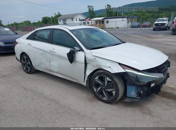 5NPLN4AG1NH056489 2022 HYUNDAI ELANTRA White Widok z przodu