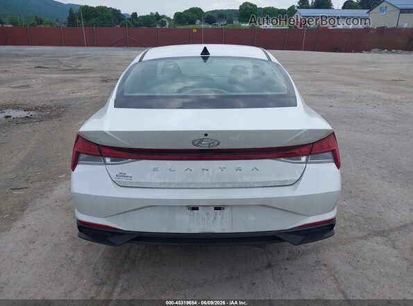 5NPLN4AG1NH056489 2022 HYUNDAI ELANTRA White 