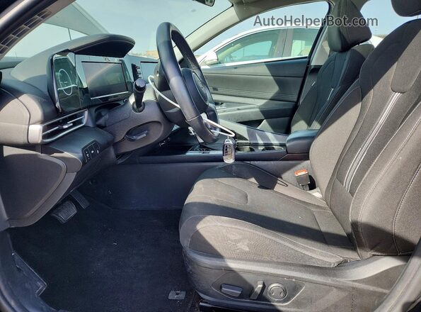 5NPLN4AG5NH062750 2022 HYUNDAI ELANTRA Black წინა სალონის ხედი