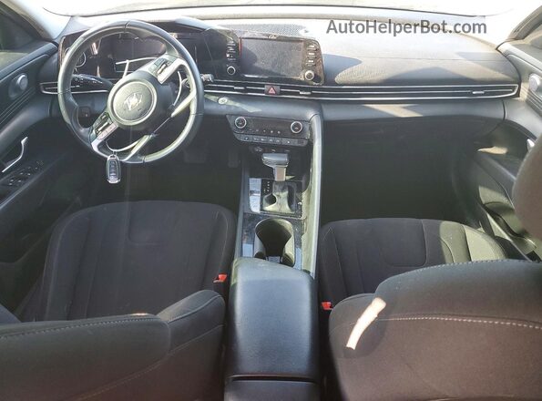 5NPLN4AG7NH070039 2022 HYUNDAI ELANTRA Silver 