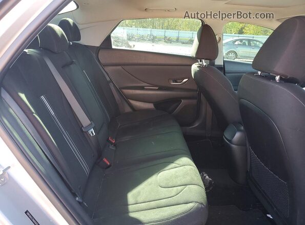 5NPLN4AG7NH070039 2022 HYUNDAI ELANTRA Silver 