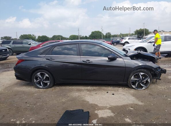 5NPLP4AG0NH058079 2022 HYUNDAI ELANTRA Black Սալոնի հետևի տեսք