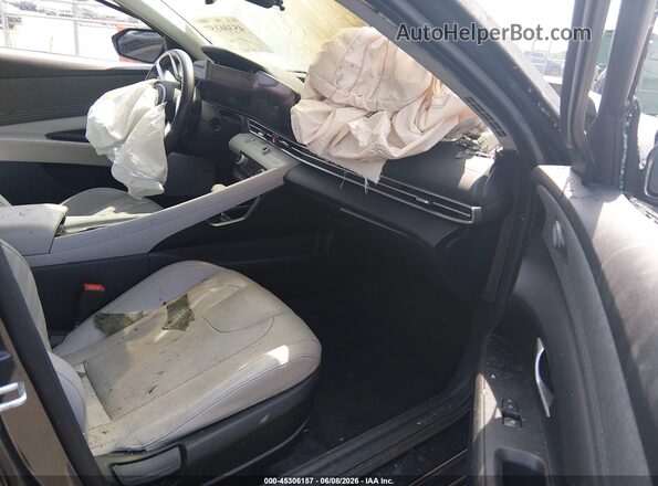 5NPLP4AG1PH099243 2023 HYUNDAI ELANTRA Black Вид салону спереду