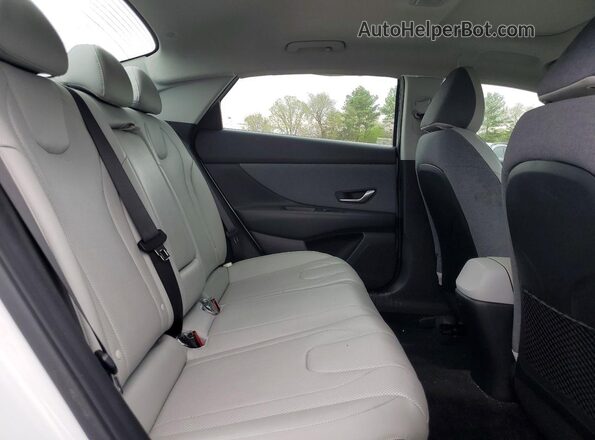 5NPLP4AG2MH023753 2021 HYUNDAI ELANTRA White 