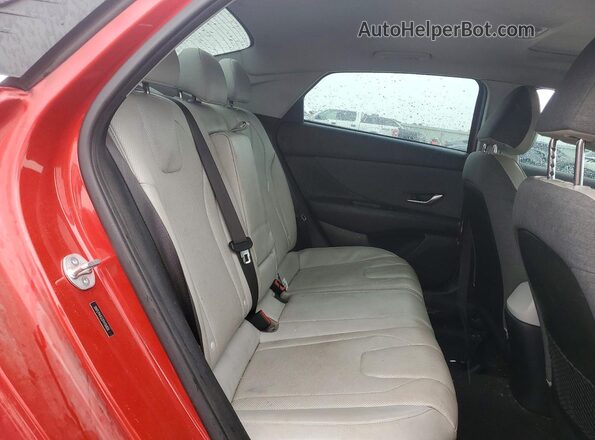 5NPLP4AG2PH116826 2023 HYUNDAI ELANTRA Red უკანა სავარძლების ხედი
