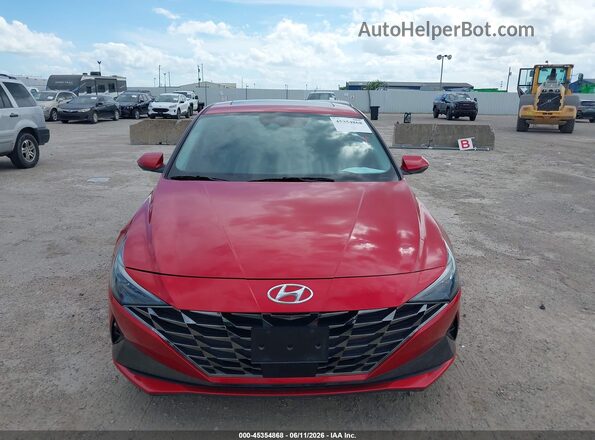 5NPLP4AGXNH059045 2022 HYUNDAI ELANTRA Red Widok zestawu wskaźników