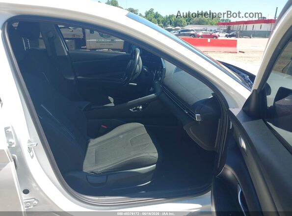 5NPLS4AG1NH058977 2022 HYUNDAI ELANTRA White წინა სალონის ხედი