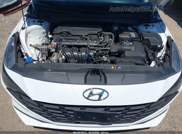 5NPLS4AG1NH058977 2022 HYUNDAI ELANTRA White უკანა ხედი