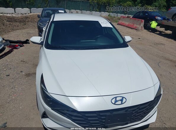 5NPLS4AG1NH058977 2022 HYUNDAI ELANTRA White უკანა სალონის ხედი