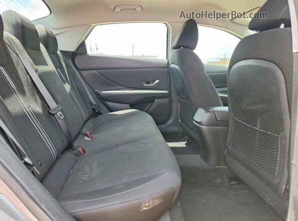 5NPLS4AG3NH056325 2025 HYUNDAI ELANTRA Silver Հետևի նստատեղերի տեսք
