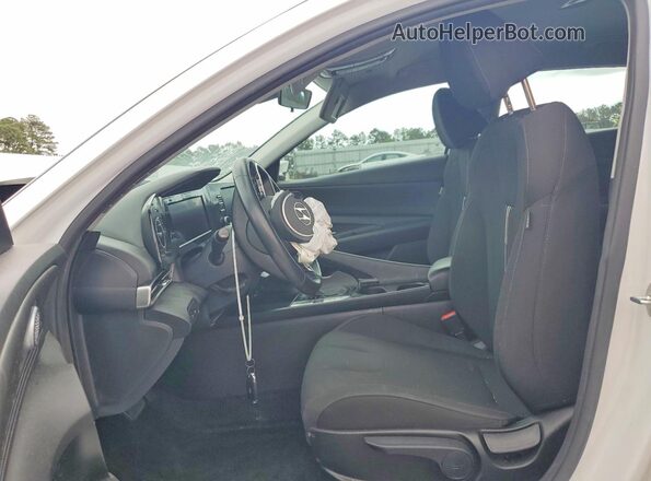 5NPLS4AG4NH067866 2022 HYUNDAI ELANTRA White Front interior view