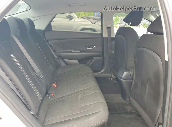 5NPLS4AG4NH067866 2022 HYUNDAI ELANTRA White Rear seats view