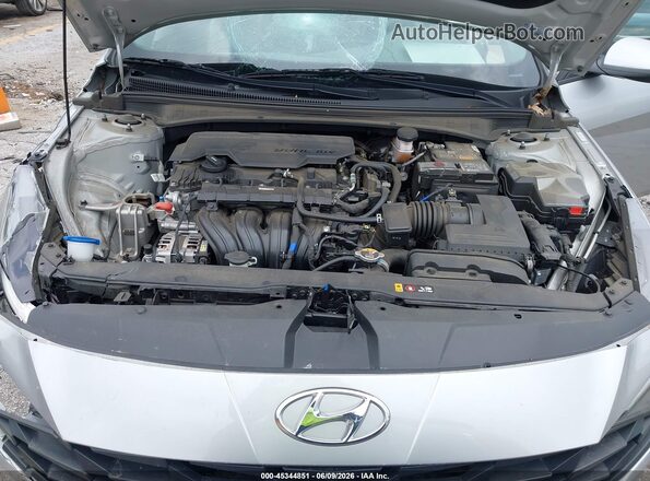 5NPLS4AG5NH075409 2022 HYUNDAI ELANTRA Silver Հետևի տեսք