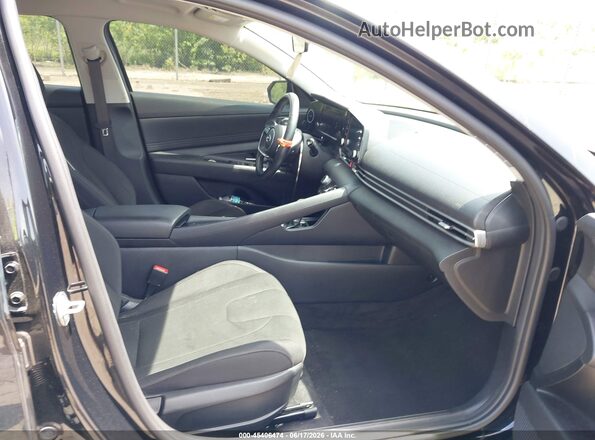 5NPLS4AG6MH017100 2021 HYUNDAI ELANTRA Black Вид салону спереду