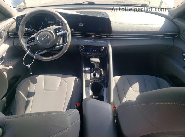 5NPLS4AG7PH115329 2023 HYUNDAI ELANTRA Silver Dashboard view