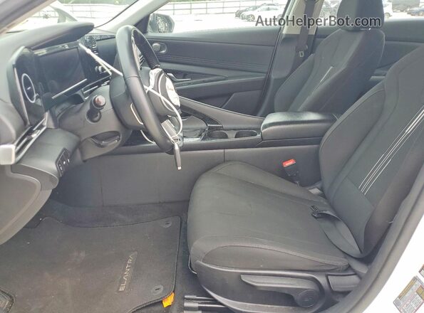 5NPLS4AG8NH053887 2022 HYUNDAI ELANTRA White Front interior view