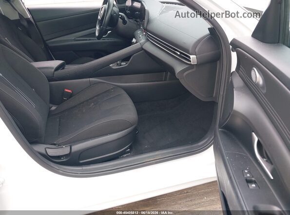 5NPLS4AG9PH115011 2023 HYUNDAI ELANTRA White Front interior view