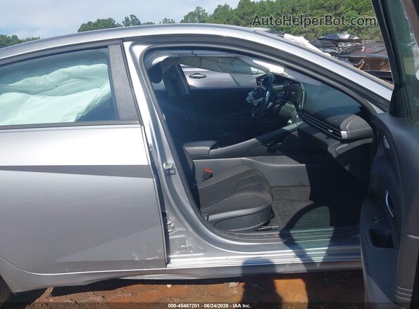 5NPLS4AGXPH111145 2023 HYUNDAI ELANTRA Gray Вид салону спереду