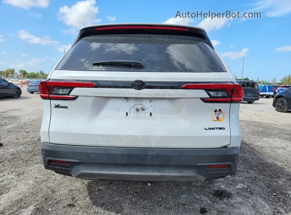 5TDAAAA50RS017182 2024 TOYOTA GRAND White Rear view
