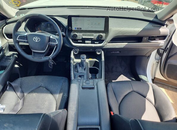 5TDAAAA53SS020096 2025 TOYOTA GRAND Белый Вид панели приборов