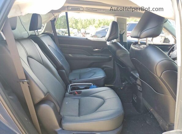 5TDAAAA57SS026080 2025 TOYOTA GRAND Blue Widok wnętrza z tyłu