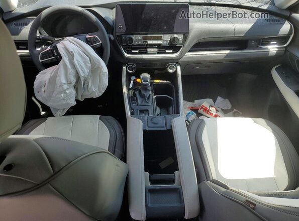 5TDAAAA5XSS029085 2025 TOYOTA GRAND Burgundy Widok deski rozdzielczej