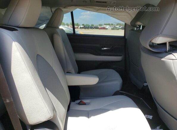 5TDAAAA5XSS029085 2025 TOYOTA GRAND Burgundy Widok wnętrza z tyłu