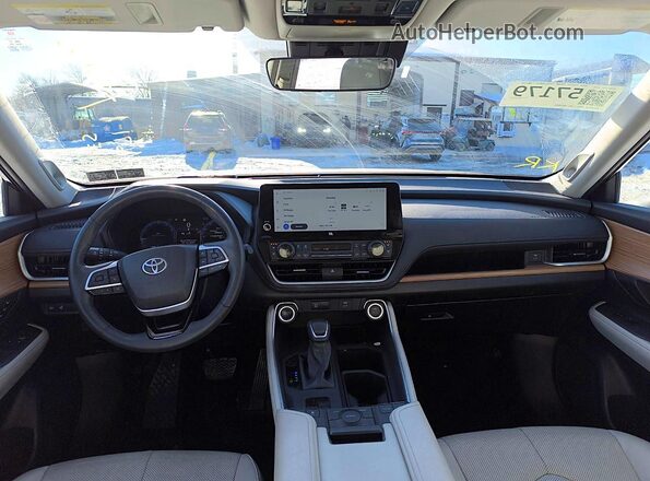 5TDAAAB53RS059442 2024 TOYOTA GRAND Blue ხელსაწყოთა პანელის ხედი