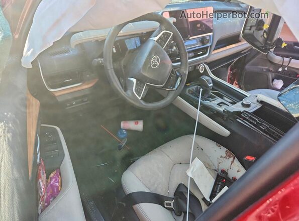 5TDAAAB53SS081446 2025 TOYOTA GRAND Red Առջևի վահանակի տեսք