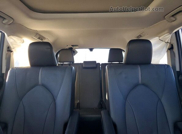 5TDAAAB54RS019211 2024 TOYOTA GRAND White უკანა სავარძლების ხედი