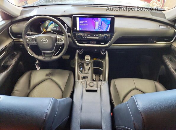 5TDAAAB55RS064089 2024 TOYOTA GRAND Red Առջևի վահանակի տեսք