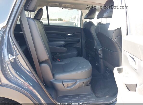 5TDAAAB56RS068152 2024 TOYOTA GRAND HIGHLANDER Gray Vista de la etiqueta del VIN