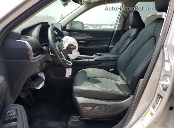 5TDAAAB57SS083409 2025 TOYOTA GRAND Silver Front interior view