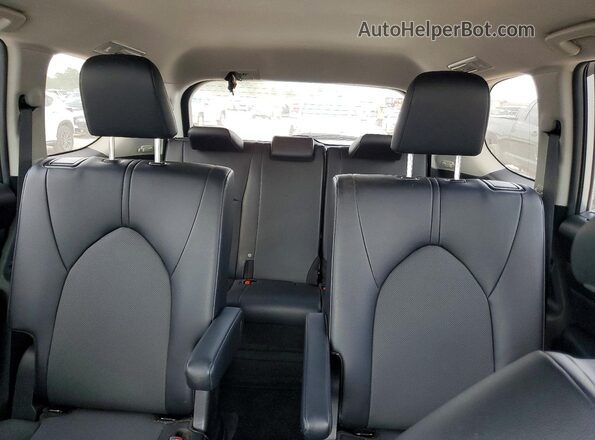 5TDAAAB57SS083409 2025 TOYOTA GRAND Silver Rear seats view