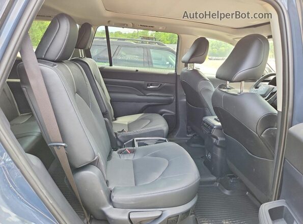 5TDAAAB58TS117746 2026 TOYOTA GRAND Gray Սալոնի հետևի տեսք
