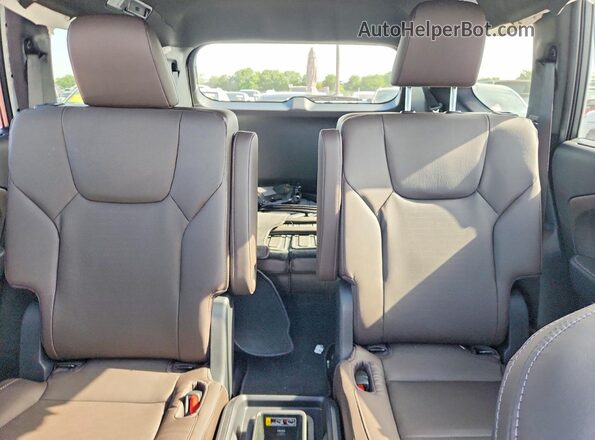 5TDAAAB6XTS053976 2026 LEXUS TX White Rear seats view