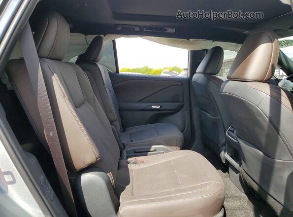 5TDAAAB6XTS056411 2026 LEXUS TX Silver Вид задньої частини салону