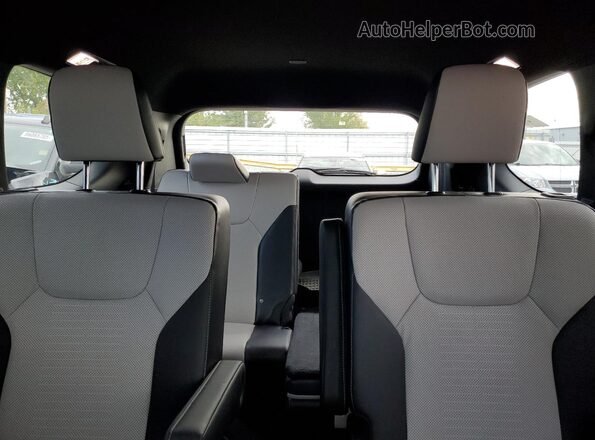 5TDABAB66RS000696 2024 LEXUS TX Silver უკანა სავარძლების ხედი
