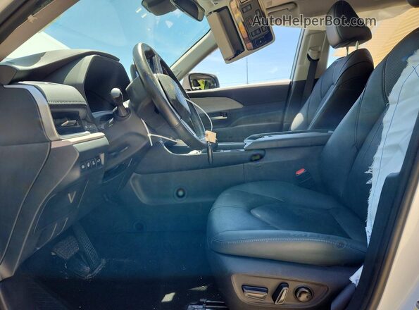 5TDACAB51RS005454 2024 TOYOTA GRAND Two Tone წინა სალონის ხედი