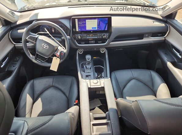5TDACAB51RS012145 2024 TOYOTA GRAND White Widok deski rozdzielczej